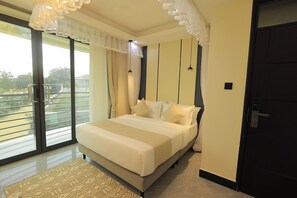 Superior Apartment | Blackout drapes, soundproofing, iron/ironing board, free WiFi - Port Harbor Hotel (Seeta)