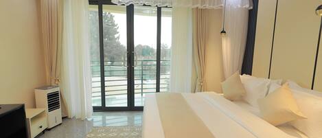 Blackout curtains, soundproofing, iron/ironing board, free WiFi