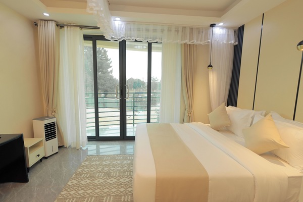 Blackout drapes, soundproofing, iron/ironing board, WiFi (free)