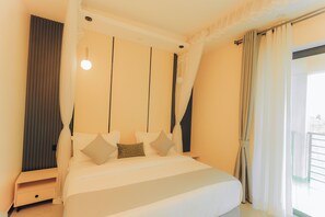 Blackout drapes, soundproofing, iron/ironing board, free WiFi - Port Harbor Hotel (Seeta)