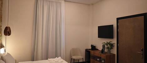 Classic Double Room | In-room safe, blackout drapes, iron/ironing board, free WiFi