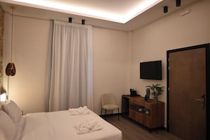 Classic Double Room | In-room safe, blackout curtains, iron/ironing board, free WiFi - Apon City Residence (Chania)