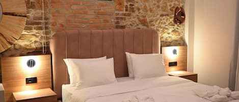 Classic Double Room | In-room safe, blackout drapes, iron/ironing board, free WiFi