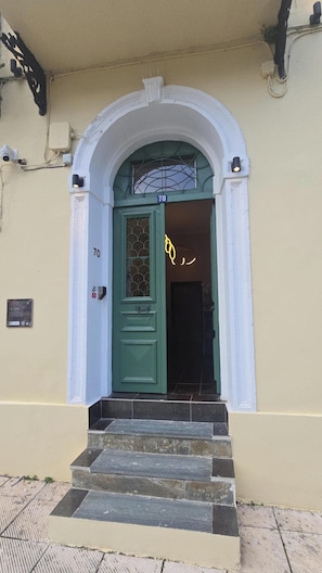 Property entrance - Apon City Residence (Chania)