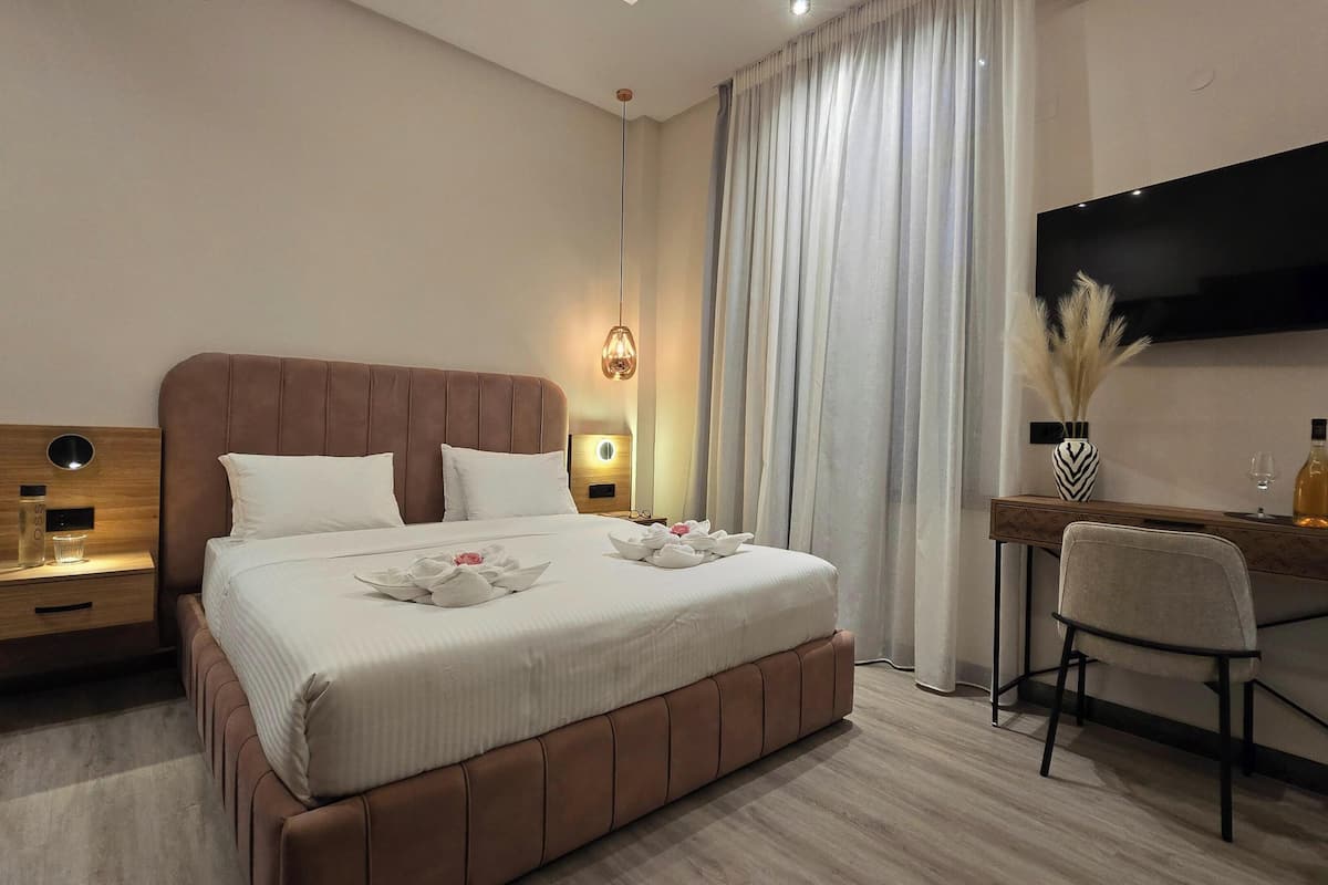 Superior Double Room | Peti besi dalam bilik, langsir/tirai gelap terus 