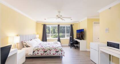 Room-cozy & Huge Primary Suite Near UBC