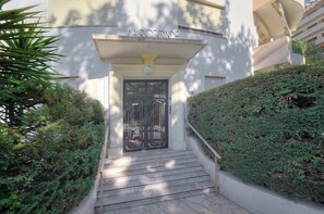 Exterior detail - Barbara Apartment by the beach 2Bed 2Baths (Cannes)