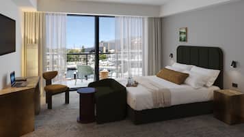 Premium bedding, in-room safe, desk, blackout drapes