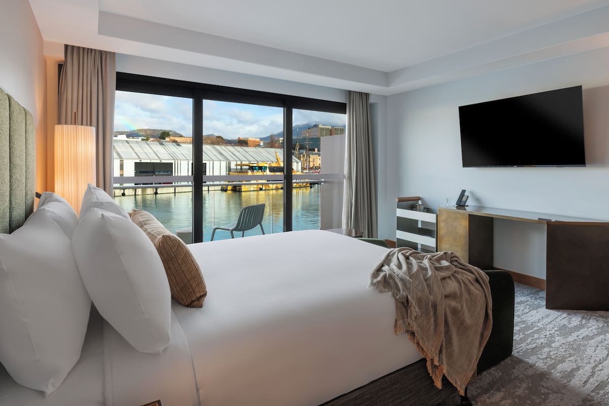 Executive Studio | Premium bedding, minibar, in-room safe, desk