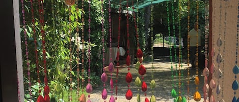 المنطقة المحيطة بالمنشأة