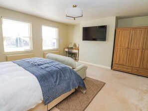 2 bedrooms, individually decorated, individually furnished, free WiFi - 27 West Green (Newton Aycliffe)