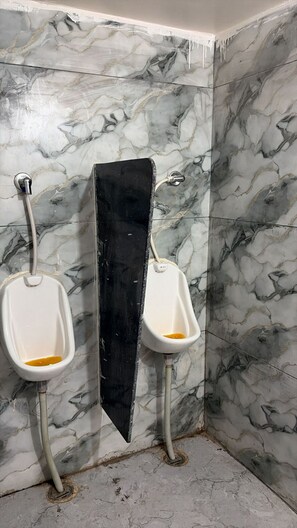 Double Room Single Use | Bathroom - Amber Hotel & Restaurant (Hurda)