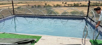 Amber Hotel & Restaurant