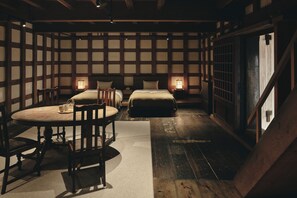 Luxury Triple Room | In-room safe, free WiFi, bed sheets