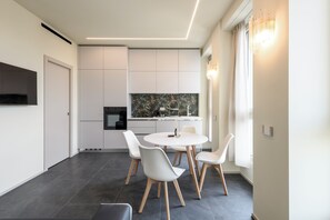 Turati 4 (Via Turati 29) | Zona de estar | Una impresora
