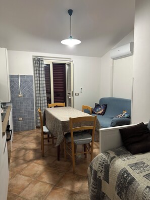 Living area - Appartamento con 2 camere a 10 minuti da Assisi (Assisi)