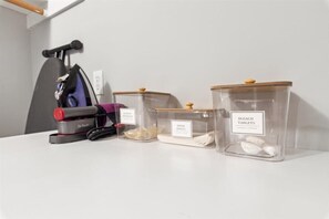 Miscellaneous - Gorgeous 5-bedroom house in tranquil Westport with AC (Westport)