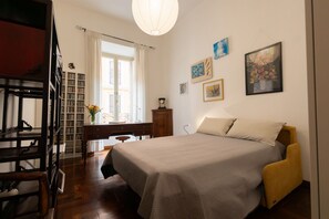 2 Schlafzimmer, Bügeleisen/Bügelbrett