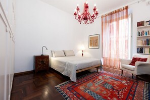 2 Schlafzimmer, Bügeleisen/Bügelbrett