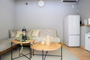 Småhus – deluxe, 1 soverom, bakgårdsutsikt | Spiseområde på rommet