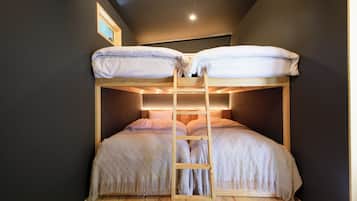 Deluxe-Ferienhaus, 1 Schlafzimmer, Blick auf den Innenhof | Verdunkelungsvorhänge, Bügeleisen/Bügelbrett, kostenloses WLAN
