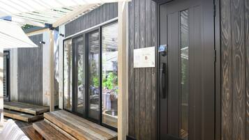 Deluxe-Ferienhaus, 1 Schlafzimmer, Blick auf den Innenhof | Verdunkelungsvorhänge, Bügeleisen/Bügelbrett, kostenloses WLAN