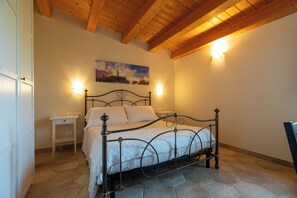 1 bedroom, iron/ironing board, WiFi, bed sheets - Donnafugata - Relax with Terrace View of the Iblei Mountains (Giarratana)