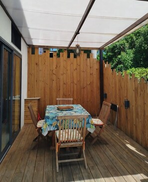 Unclassified image, 5 of 9, button - Vrbo Property (Saint-Paul)