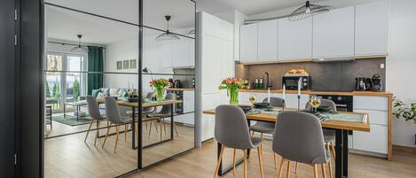 Comfort Apartment, Patio, Courtyard View | Private kitchen