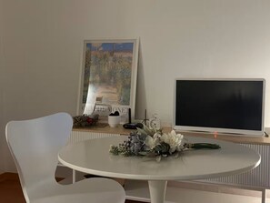 Dining - JS building 403 (Seoul)