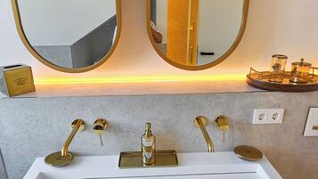 Haartrockner, Handtücher