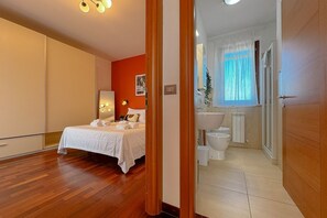 3 bedrooms, iron/ironing board, free WiFi, bed sheets - Relax, Balcony & Pool Retreat (Numana)