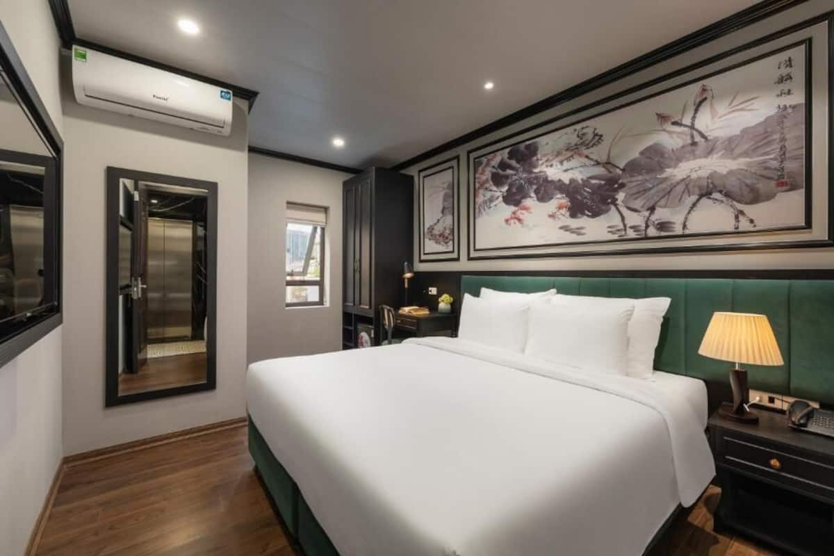 Deluxe Double or Twin Room, City View