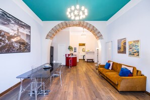 Apartment (1 Bedroom) | Living area - Quercia Design Home in the Center (Naples)