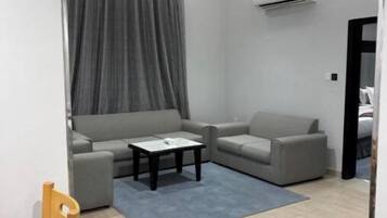 Apartment, 2 Bedrooms | Living area