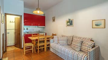 Apartment, Garden View | Private kitchen
