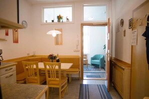 Family Apartment, 1 Bedroom, Non Smoking | Private kitchen | Fridge, microwave, stovetop, coffee/tea maker - Fleger Appartements (Vienna)