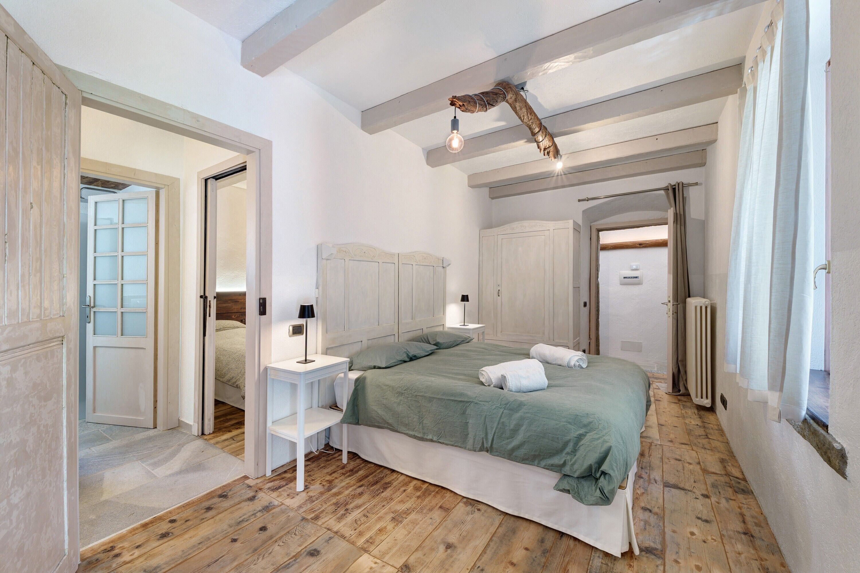 2 habitaciones, tabla de planchar con plancha y wifi 