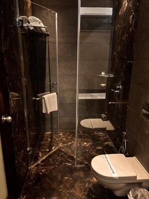 ラグジュアリー ダブルルーム | バスルーム