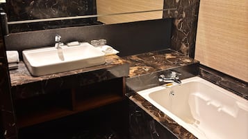 Luxury Double Room | Bathroom