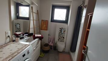 Shower, hair dryer, toilet paper