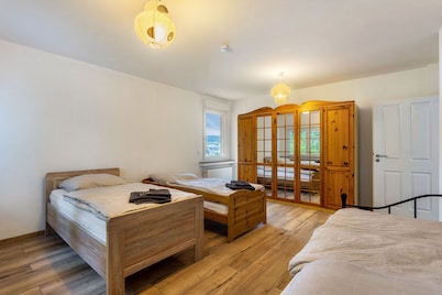 Apartment “Lenne Wald” with Mountain Views, Private Garden, and Balcony