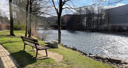 Apartment „Lenne Wald“ mit Bergblick, privatem Garten und Balkon