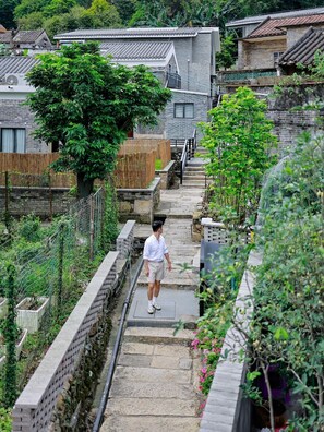 Småhus, 1 kingsize-seng, røyk, aircondition | Overnattingsstedets uteområder