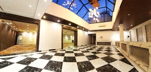Lobby - RoadRolls (Varanasi)
