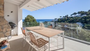 Outdoor dining - Fantastic Villa with Pool and Stunning Sea Views (Begur)