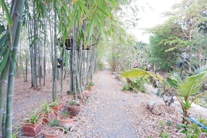 Family Villa, 2 Bedrooms, Private Pool, Mountainside | Property grounds
