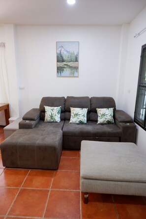 Living area - Pran Botanica Private Pool Villa (Pranburi)