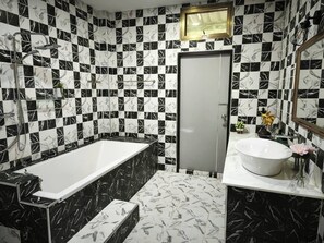 Family Villa, 2 Bedrooms, Private Pool, Mountainside | Bathroom - Pran Botanica Private Pool Villa (Pranburi)