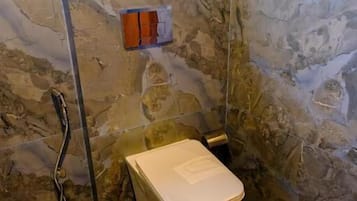 Superior Room | Bathroom